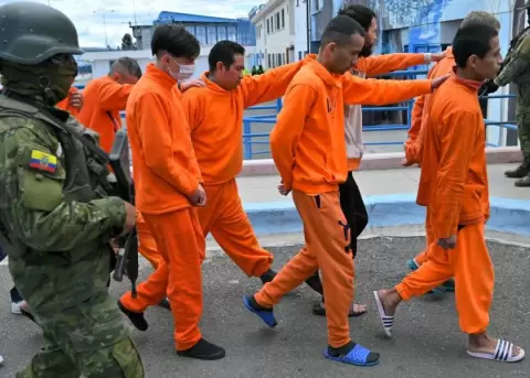 M�s de 7 000 reclusos fueron trasladados de la Penitenciar�a del Litoral para frenar el control de bandas criminales