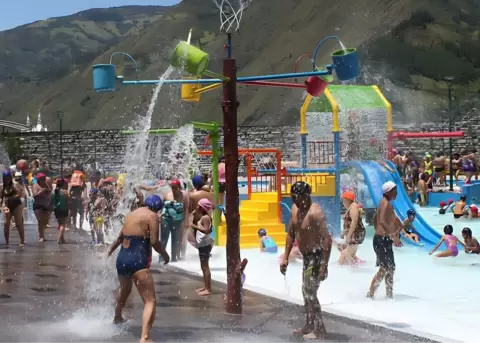 Gobierno reduce temporalmente el IVA y adelanta el d�cimo tercer sueldo para dinamizar la econom�a