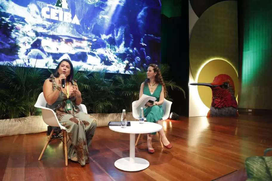 Izq. Isabela  Echeverry  Senior Officer, Ecosystem Building and Acceleration BID. Dere: Contanza  G�mez-Mont Fundadora de C Minds