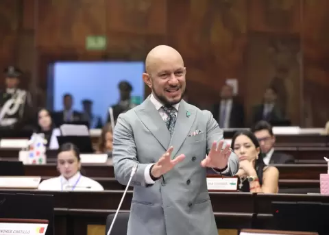Andr�s Castillo, asamble�sta por ADN, en el Pleno de la Legislatura.