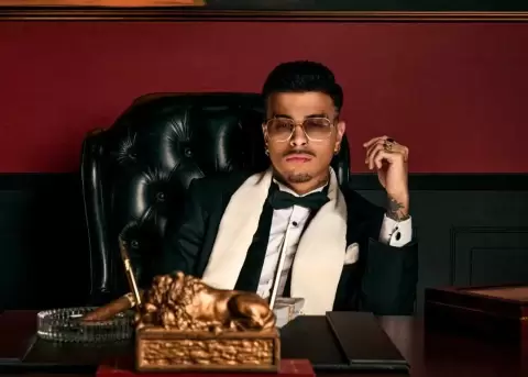 Rauw Alejandro lanza su s�xto �lbum de estudio, 'Cosa Nuestra: Cap�tulo 0'.