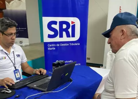 Retraso en la devoluci�n de impuestos a adultos mayores de hasta un a�o.