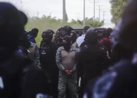 Militar procesado en el caso Malvinas participa en la reconstrucci�n de los hechos en Taura.