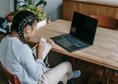 Ministerio de Educaci�n activa clases no presenciales en cinco distritos