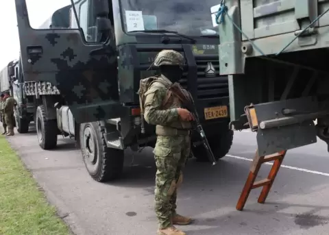 Hoy, lunes 13 de octubre de 2025, parti� desde Tababela un convoy con ayuda humanitaria hacia la provincia de Imbabura