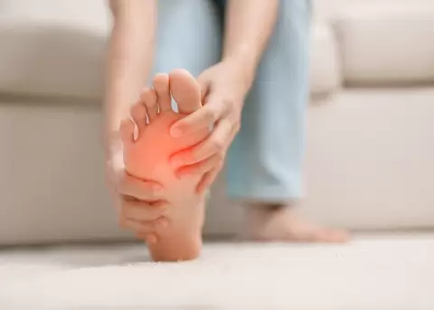 Dolor de pie, calzado y soluciones reales explicadas en vivo.