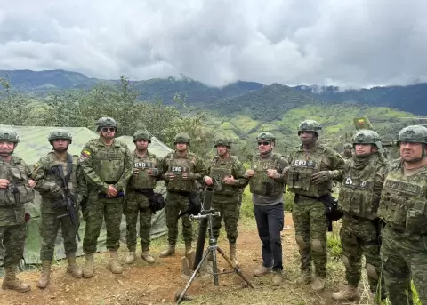 Militares en Mina Nueva y Mina Vieja, de la parroquia de Buenos Aires, Imbabura.