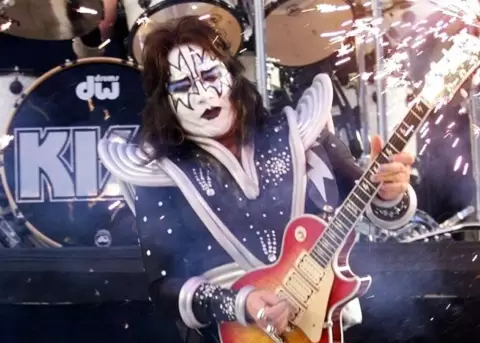 Ace Frehley, el guitarrista principal original de KISS.