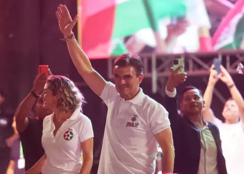 Foto de archivo del presidente electo de Bolivia Rodrigo Paz.