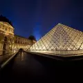 Un robo de joyas de valor incalculable en el Louvre: r�pido y profesional