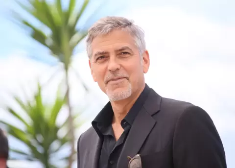 George Clooney habla sobre el robo del Louvre.