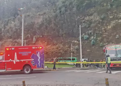 Dos fallecidos dej� un accidente de tr�nsito en El Tr�bol, en Quito.