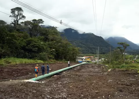 Petroecuador refuerza oleoductos ante posible reactivaci�n del volc�n Reventador