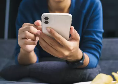 CNE ratifica prohibici�n del uso de celulares durante la votaci�n del 16 de noviembre