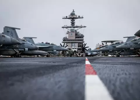 Estados Unidos despliega su mayor portaaviones cerca de Venezuela