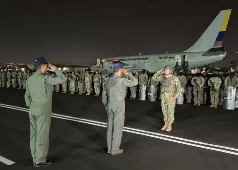 Militares se despliegan en Guayaquil.