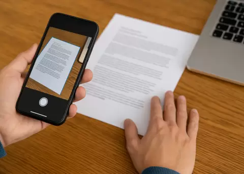 Digitaliza tus papeles desde el chat de WhatsApp.