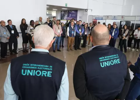 781 observadores han sido acreditados para acompa�ar el Refer�ndum y Consulta Popular 2025