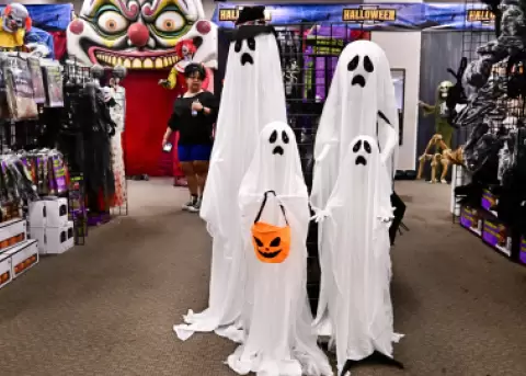 Quito transforma el D�a de los Difuntos en una gran 'Fiesta de los Muertos' llena de arte, sabor y tradici�n