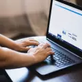 Actualizaciones tecnológicas interrumpen préstamos del Biess y trámites en línea del SRI