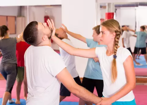 Polic�a y Ministerio del Interior impulsan talleres gratuitos de defensa personal en varias ciudades del pa�s