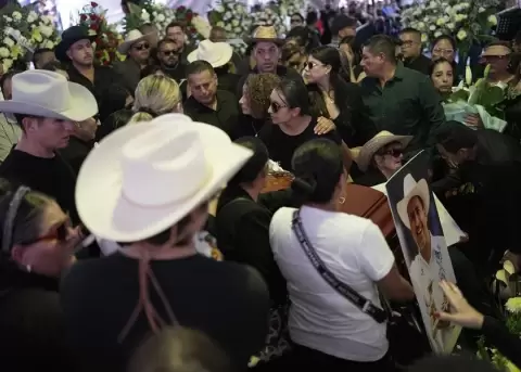 Las protestas por el asesinato del alcalde de Uruapan (Michoac�n) derivan en disturbios en oeste de M�xico