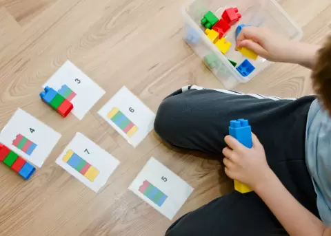 La Legoterapia ayuda al neurodesarrollo.