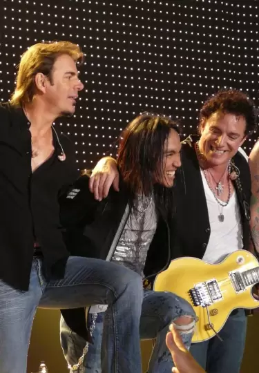 Jonathan Cain se pronuncia sobre si los artistas deben hacer mensajes pol�ticos.