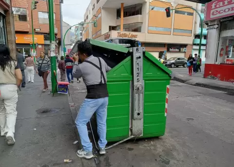 Quito prev� incluir la tasa de basura en la planilla de agua desde 2026