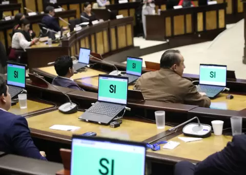 Asamblea Nacional autoriza licencia a Daniel Noboa para campa�a por la consulta popular