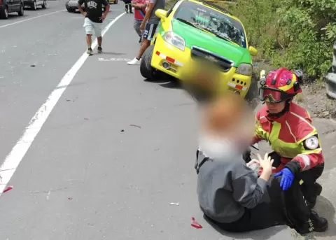 Dos personas resultaron heridas en un choque m�ltiple en la Av. Sim�n Bol�var, la ma�ana de este 09 de noviembre de 2025.