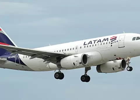 Imagen referencial de un avi�n de LATAM.