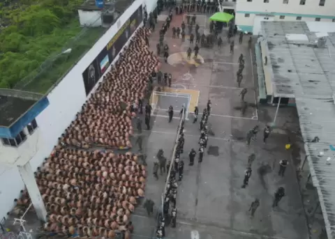 La c�rcel de Machala durante el operativo policial y militar del 14 de enero de 2024.