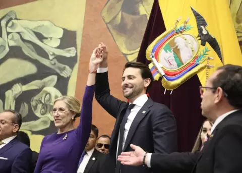 Annabella Az�n y Niels Olsen, asamble�stas por ADN.