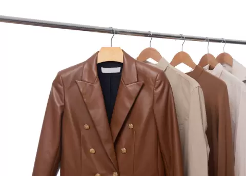 Aprende a cuidar tus prendas de cuero.