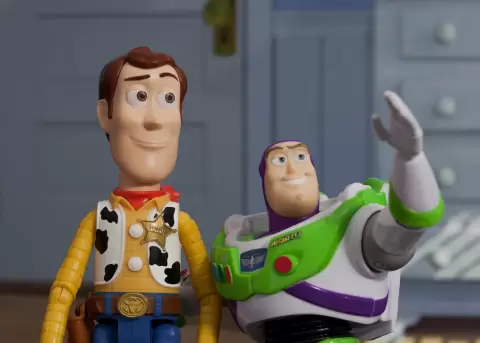 Woody, Buzz y compa��a enfrentan tecnolog�a en primer tr�iler,