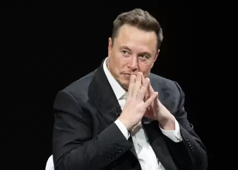 Elon Musk responde a cr�ticas de Billie Eilish sobre su riqueza.
