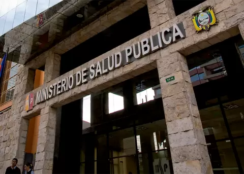 El presidente Daniel Noboa encarg� a la vicepresidenta Mar�a Jos� Pinto la conducci�n temporal del Ministerio de Salud, tras la renuncia de Jimmy Mart