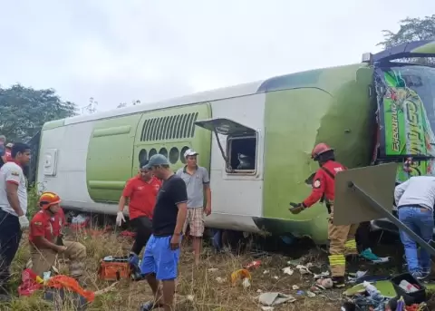 Al menos 10 fallecidos y varios heridos deja accidente de tr�nsito en la v�a Zapallo-Convento