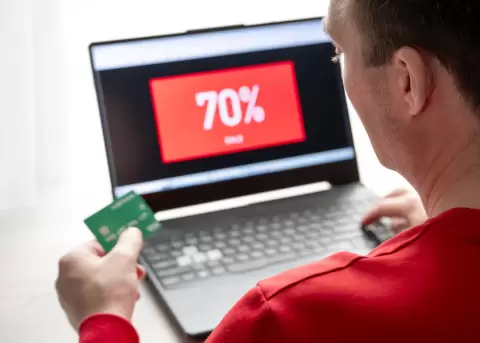 Claves actuales para comprar seguro en l�nea y presencialmente.