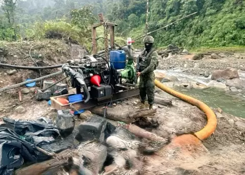 Operaci�n contra la miner�a ilegal en Esmeraldas.