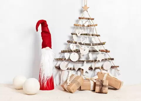 Nuevas alternativas para el cl�sico �rbol de navidad es tendencia en el 2025.