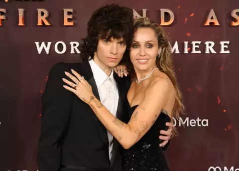 Miley Cyrus comprometida por segunda ocasi�n.