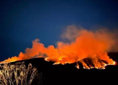 Un incendio forestal se reporta en el Parque Nacional Cayambe - Coca