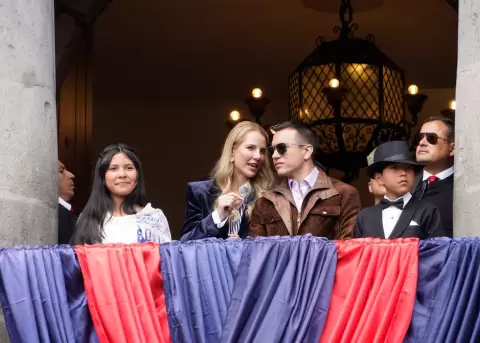 El presidente de Ecuador, Daniel Noboa, y su esposa, Lavinia Valbonesi, en el Palacio de Carondelet, el 02 de diciembre de 2025.