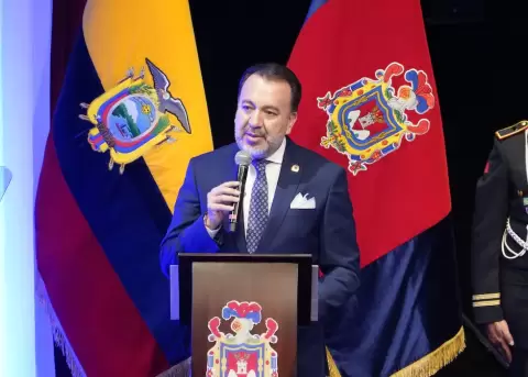 El alcalde de Quito, Pabel Mu�oz, en la sesi�n solemne del 6 de diciembre de 2025.