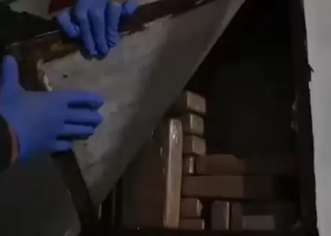 La droga estaba oculta en un cami�n estacionado en una casa de Guayacanes, el norte de Guayaquil.