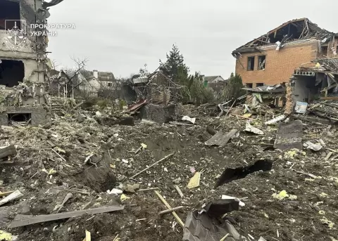 Imagen de los restos de un ataque ruso en una ciudad ucraniana.