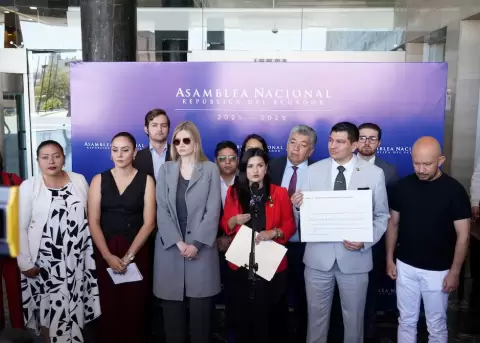 La bancada de asamble�stas de ADN present� un proyecto de enmienda a la Constituci�n para quitar a ppl de grupos prioritarios.