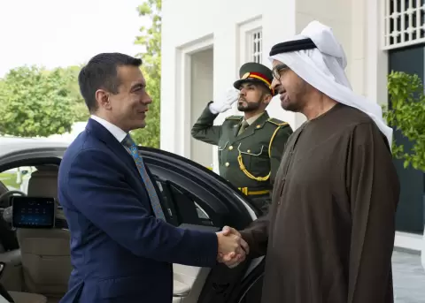 Encuentro oficial entre el presidente Daniel Noboa y el jeque Mohamed Bin Zayed de Emiratos �rabes Unidos.